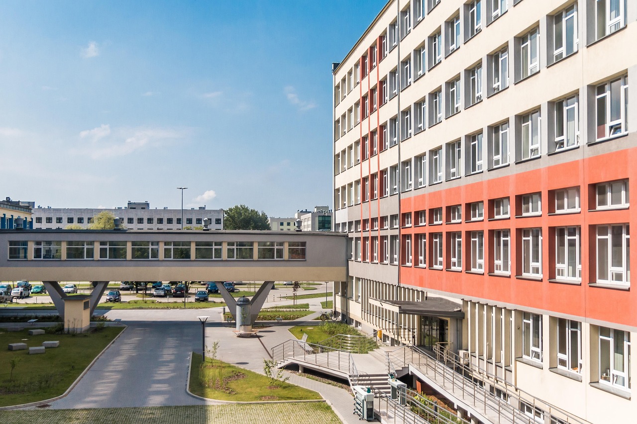 河南177分能上什么大學(xué)？附2025年可以報(bào)考的大學(xué)名單